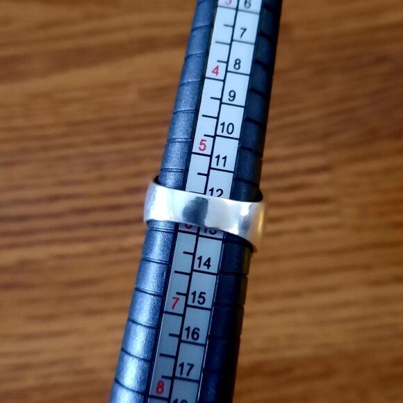 VINTAGE Sterling .525 Textured Ring, Size 5.75 - Picture 3 of 4